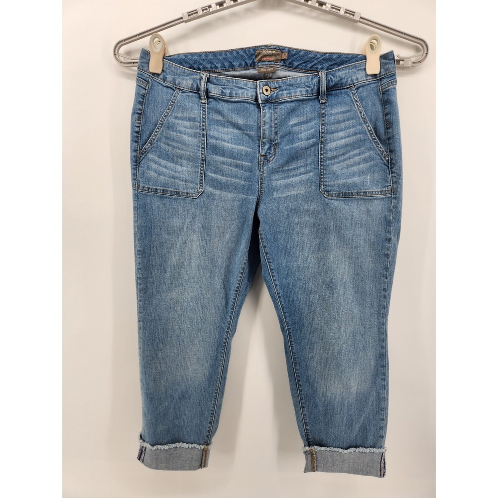 Torrid Women's Size‎ 20 Blue Crop Boyfriend Jeans Vintage Stretch Denim